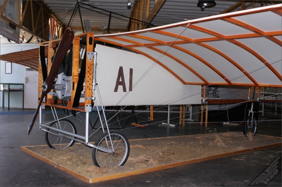 AI-Budapest-Aviation-Museum-2011-06-22