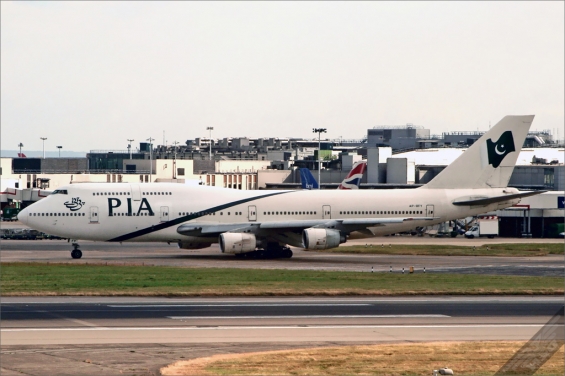 AP-BFY-PIA-2006-06-23EGLL