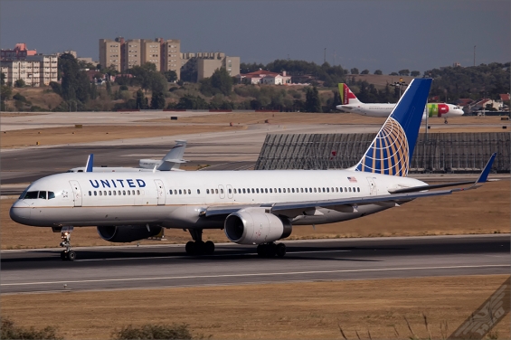 N14118-UAL-2012-07-24LPPT