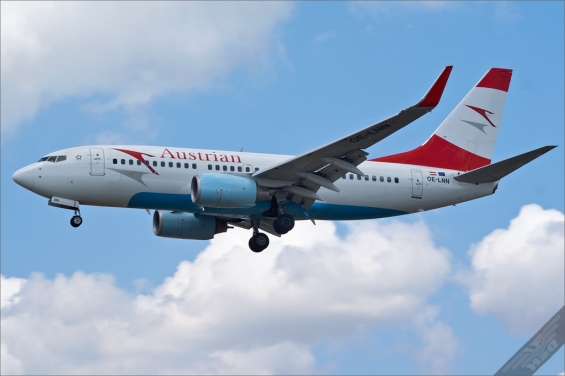 OE-LNN-AUA-2009-06-14EGLL